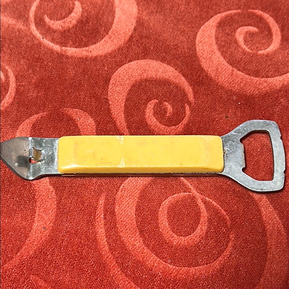 Vintage Foley yellow bakelite can and bottle opener - Picture 4 of 4